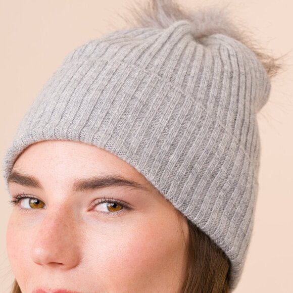 NWT! DongLi - 100% Cashmere Pom Beanie Hat in Oatmeal